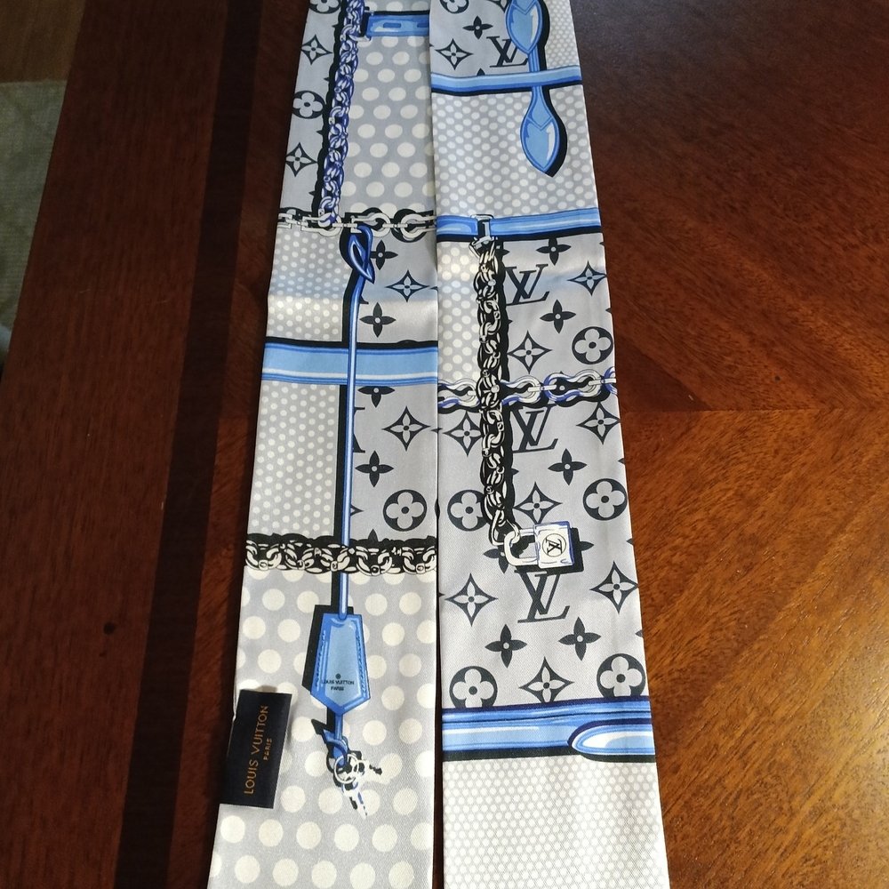 Louis Vuitton Monogram Blue and Gray Tie - Picture 2 of 11
